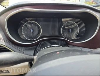 2020 Chrysler Pacifica Limited 121.6" WB - miniatura 8