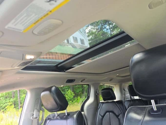 2020 Chrysler Pacifica Limited 121.6" WB – miniatura 11
