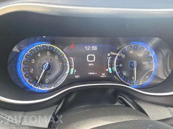 2020 Chrysler Pacifica Limited 121.6" WB – miniatura 9