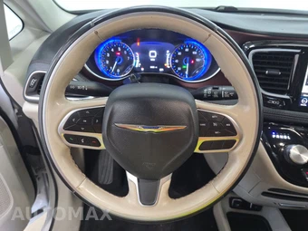 2020 Chrysler Pacifica Limited 121.6" WB – miniatura 10