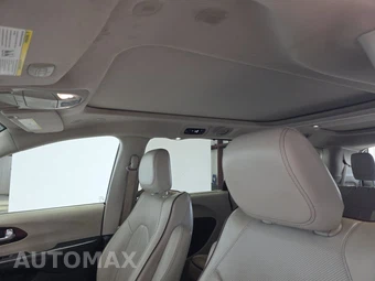 2020 Chrysler Pacifica Limited 121.6" WB – miniatura 18
