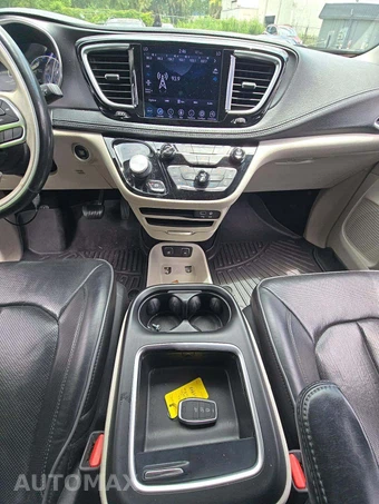 2020 Chrysler Pacifica Limited 121.6" WB – miniatura 10