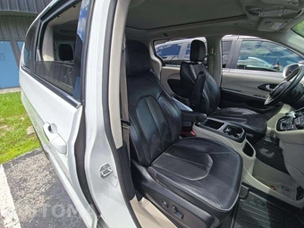 2020 Chrysler Pacifica Limited 121.6" WB – miniatura 19