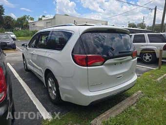 2020 Chrysler Pacifica Limited 121.6" WB – miniatura 2