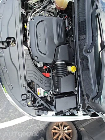 2020 Chrysler Pacifica Limited 121.6" WB – miniatura 25