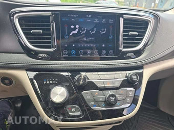 2020 Chrysler Pacifica Limited 121.6" WB – miniatura 28