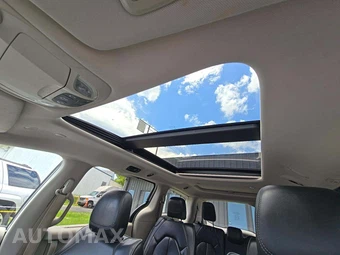 2020 Chrysler Pacifica Limited 121.6" WB – miniatura 29