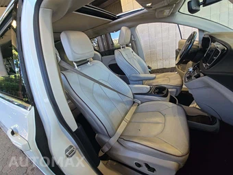 2020 Chrysler Pacifica Limited 121.6" WB – miniatura 19