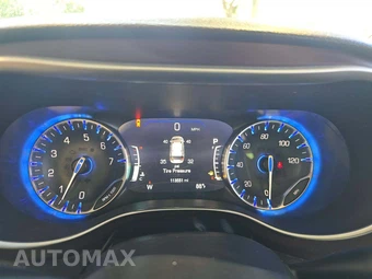 2020 Chrysler Pacifica Limited 121.6" WB – miniatura 9