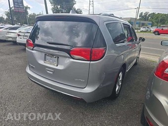 2020 Chrysler Pacifica Limited 121.6" WB – miniatura 3