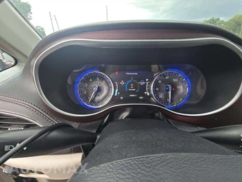2020 Chrysler Pacifica Limited 121.6" WB – miniatura 9