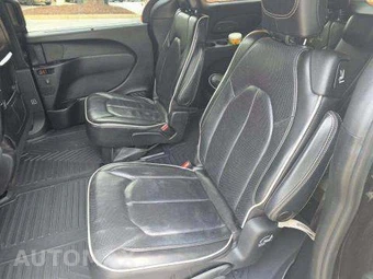 2020 Chrysler Pacifica Limited 121.6" WB - miniatura 13