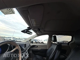 2020 Chrysler Pacifica Limited 121.6" WB – miniatura 19