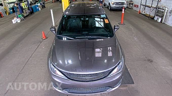 2020 Chrysler Pacifica Touring 121.6" WB - miniatura 2