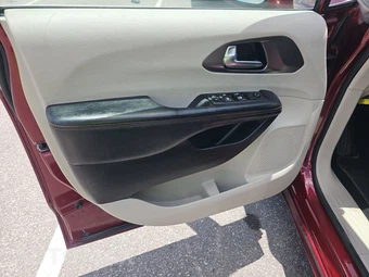 2020 Chrysler Pacifica Touring 121.6" WB – miniatura 9