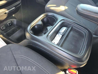 2020 Chrysler Pacifica Touring 121.6" WB - miniatura 8