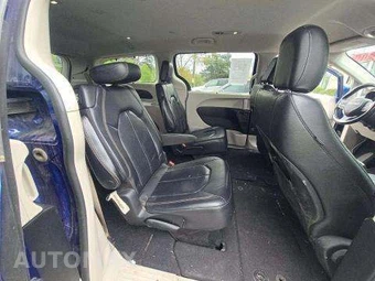 2020 Chrysler Pacifica Touring L 121.6" WB - miniatura 17