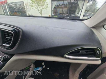 2020 Chrysler Pacifica Touring L 121.6" WB - miniatura 20