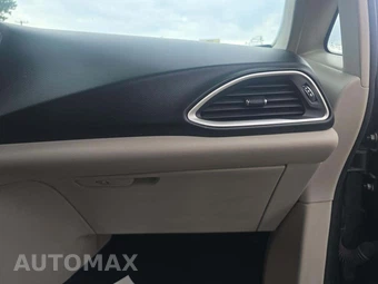 2020 Chrysler Pacifica Touring L 121.6" WB – miniatura 17