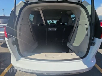 2020 Chrysler Pacifica Touring L 121.6" WB - miniatura 17