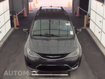 2020 Chrysler Pacifica Touring L 121.6" WB – miniatura 2
