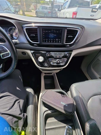 2020 Chrysler Pacifica Touring L 121.6" WB – miniatura 10