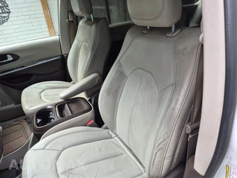 2020 Chrysler Pacifica Touring L 121.6" WB - miniatura 19