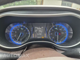 2020 Chrysler Pacifica Touring L 121.6" WB - miniatura 2