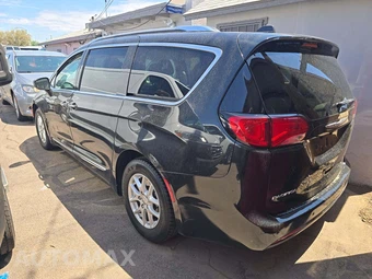 2020 Chrysler Pacifica Touring L 121.6" WB – miniatura 2