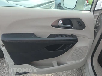2020 Chrysler Pacifica Touring L Plus 121.6" WB – miniatura 9
