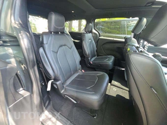 2020 Chrysler Pacifica Touring L Plus 121.6" WB - miniatura 15