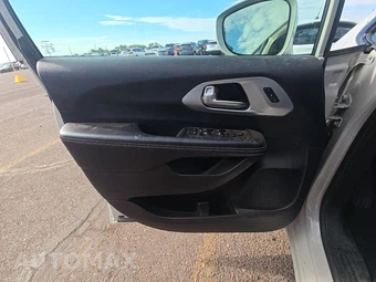 2020 Chrysler Pacifica Touring L Plus 121.6" WB – miniatura 9