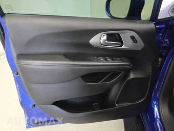 2020 Chrysler Pacifica Touring L Plus 121.6" WB - miniatura 9