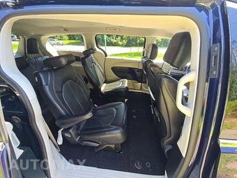 2020 Chrysler Pacifica Touring L Plus 121.6" WB - miniatura 17