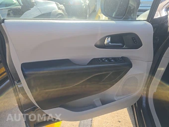 2020 Chrysler Pacifica Touring L Plus 121.6" WB – miniatura 31