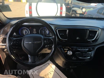 2020 Chrysler Pacifica Touring L Plus 121.6" WB - miniatura 11