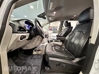 2020 Chrysler Pacifica Touring L Plus 121.6" WB - miniatura 12