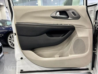 2020 Chrysler Pacifica Touring L Plus 121.6" WB - miniatura 40