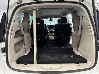 2020 Chrysler Pacifica Touring L Plus 121.6" WB - miniatura 50