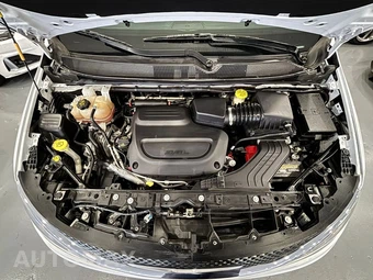 2020 Chrysler Pacifica Touring L Plus 121.6" WB - miniatura 52
