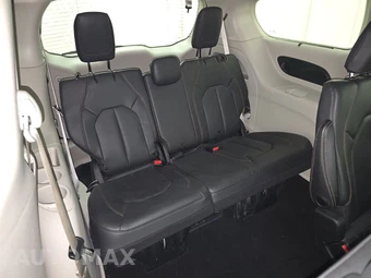 2020 Chrysler Pacifica Touring L Plus 121.6" WB - miniatura 14