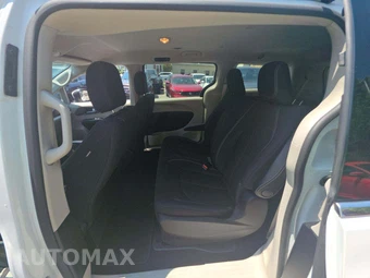 2020 Chrysler Voyager L 121.6" WB – miniatura 10