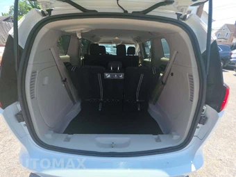 2020 Chrysler Voyager L 121.6" WB – miniatura 12