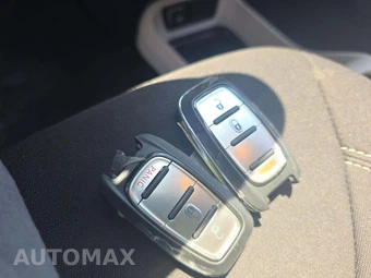 2020 Chrysler Voyager L 121.6" WB – miniatura 5