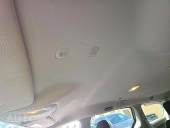 2020 Chrysler Voyager L 121.6" WB – miniatura 8