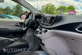 2020 Chrysler Voyager L 121.6" WB - miniatura 11