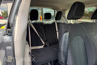 2020 Chrysler Voyager L 121.6" WB - miniatura 14