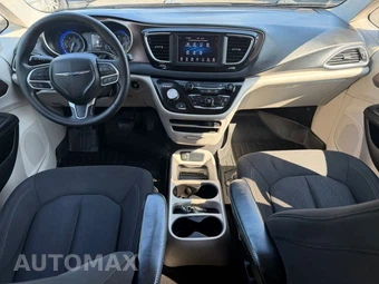 2020 Chrysler Voyager L 121.6" WB – miniatura 11