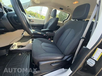 2020 Chrysler Voyager L 121.6" WB – miniatura 13