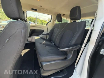 2020 Chrysler Voyager L 121.6" WB – miniatura 16